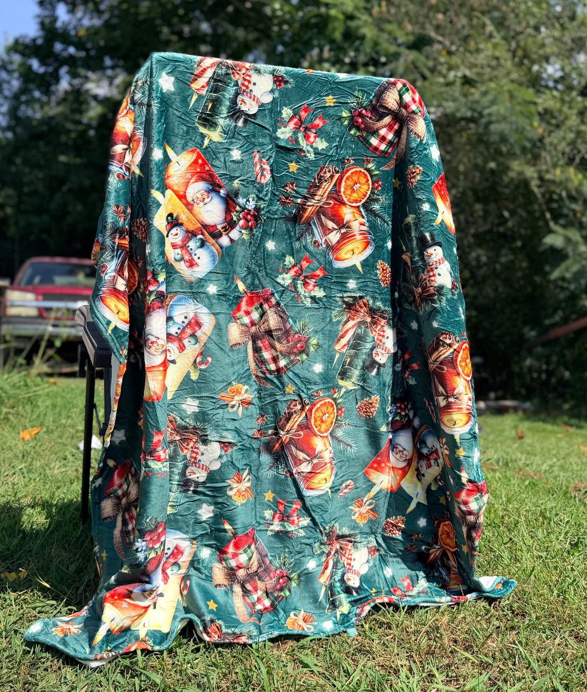 Green Candle Nostalgic Christmas Fleece Blanket